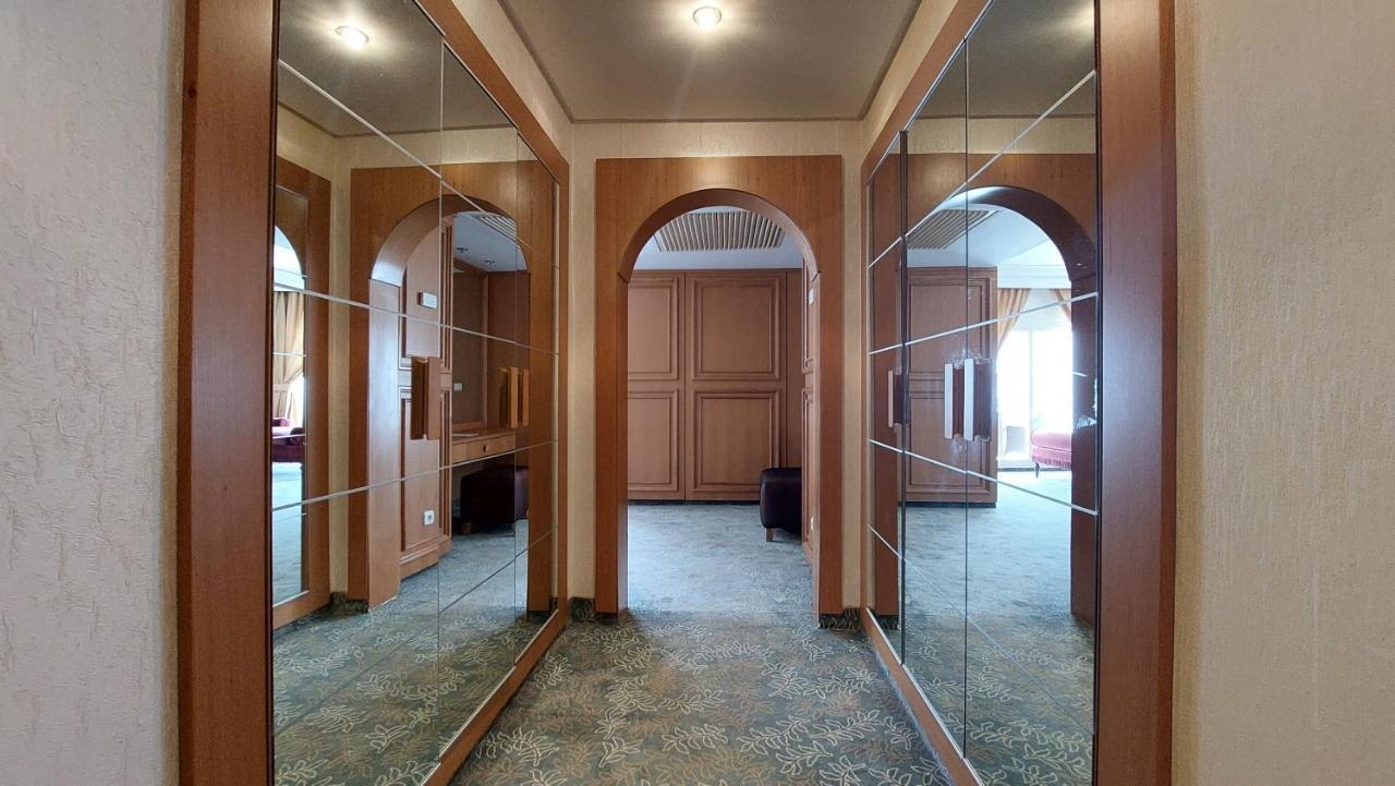 Hotel Le Palace